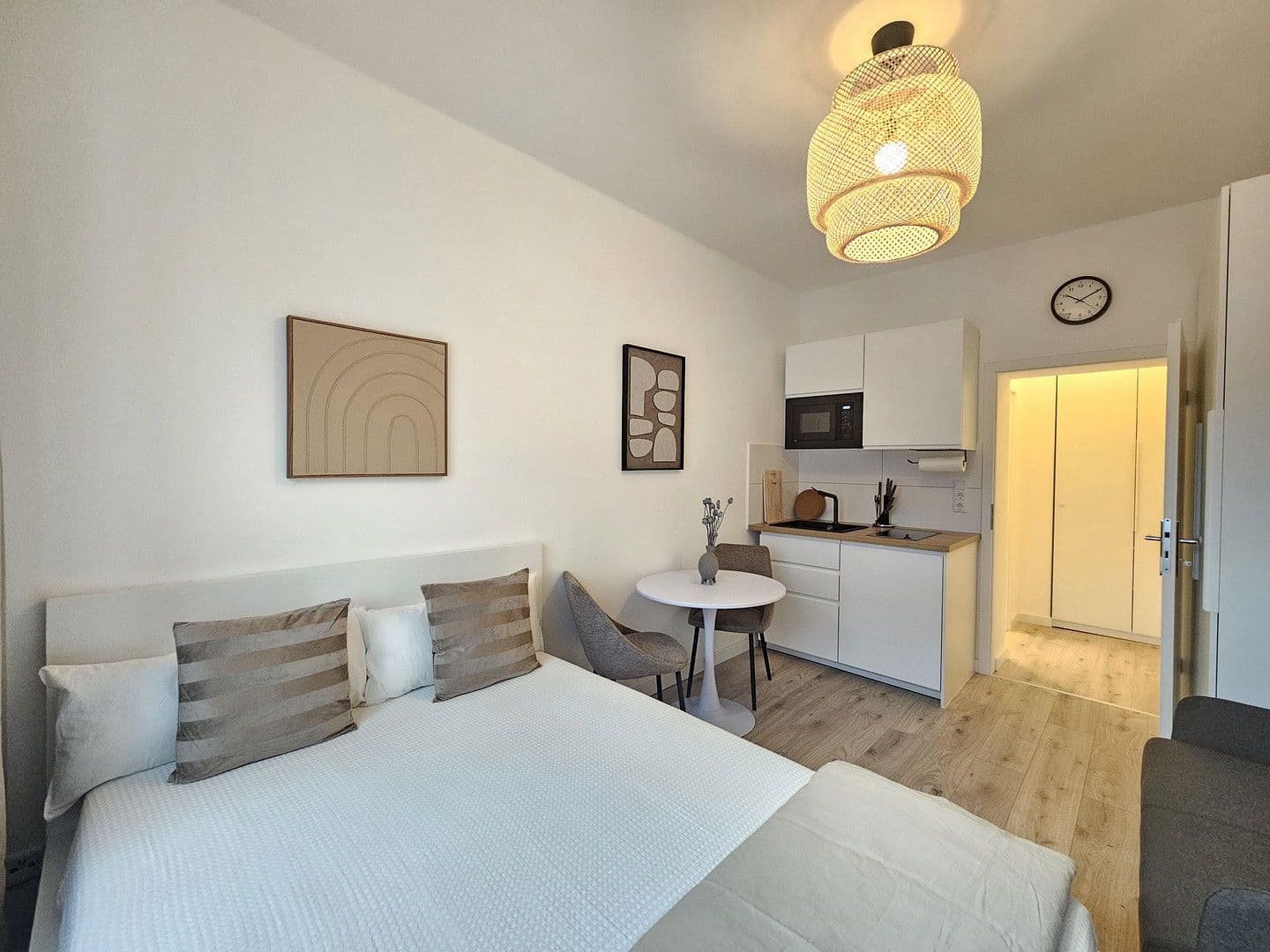 Pronájem bytu 1+1 20 m², Sonnenstr. 36a, Düsseldorf, Severní Porýní-Vestfálsko Pronájem bytu 1+1 20 m², Sonnenstr. 36a, Düsseldorf, Severní Porýní-Vestfálsko