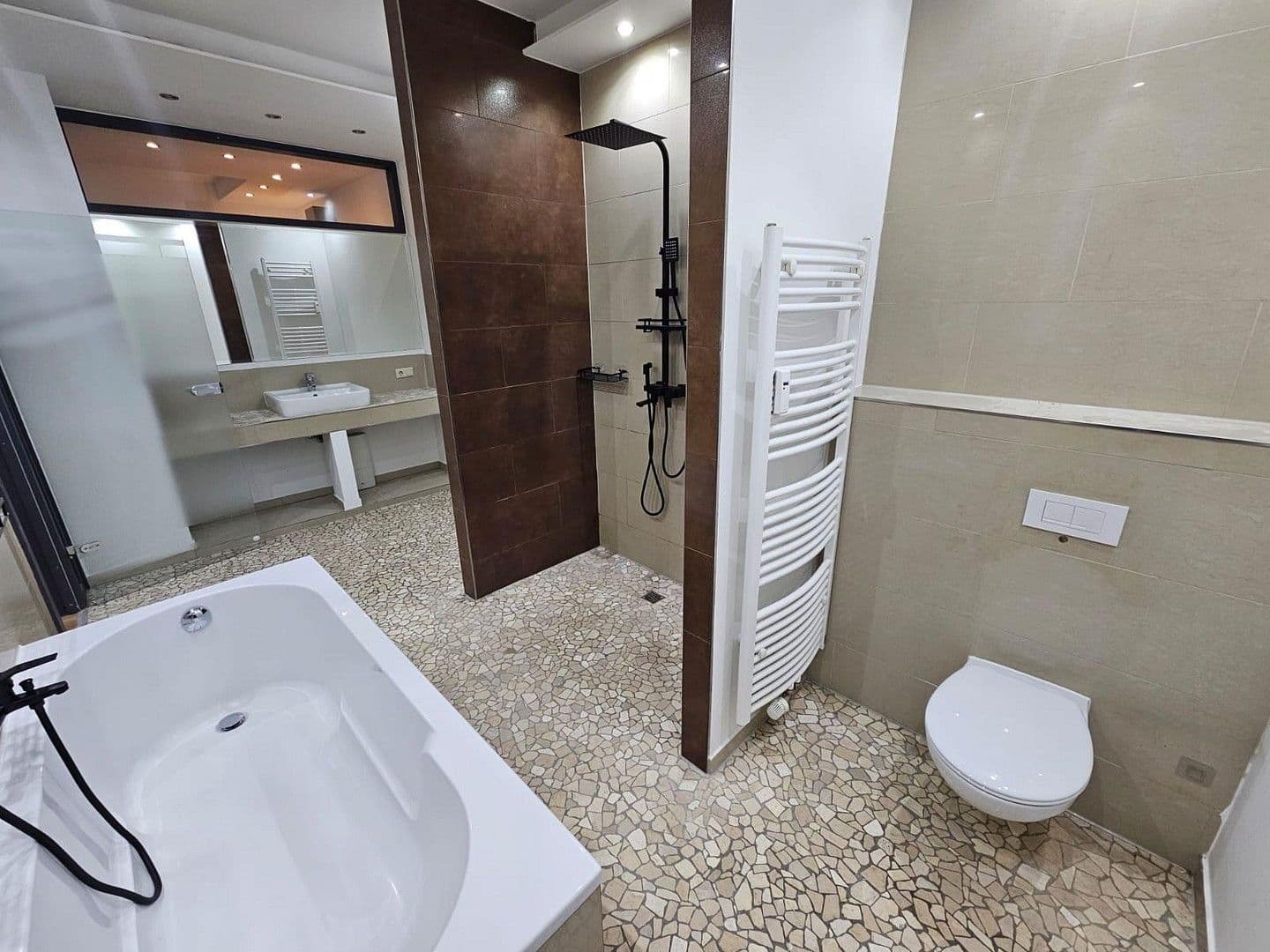 Pronájem bytu 4+1 107 m², Sielower Str. 55, Cottbus, Braniborsko Pronájem bytu 4+1 107 m², Sielower Str. 55, Cottbus, Braniborsko