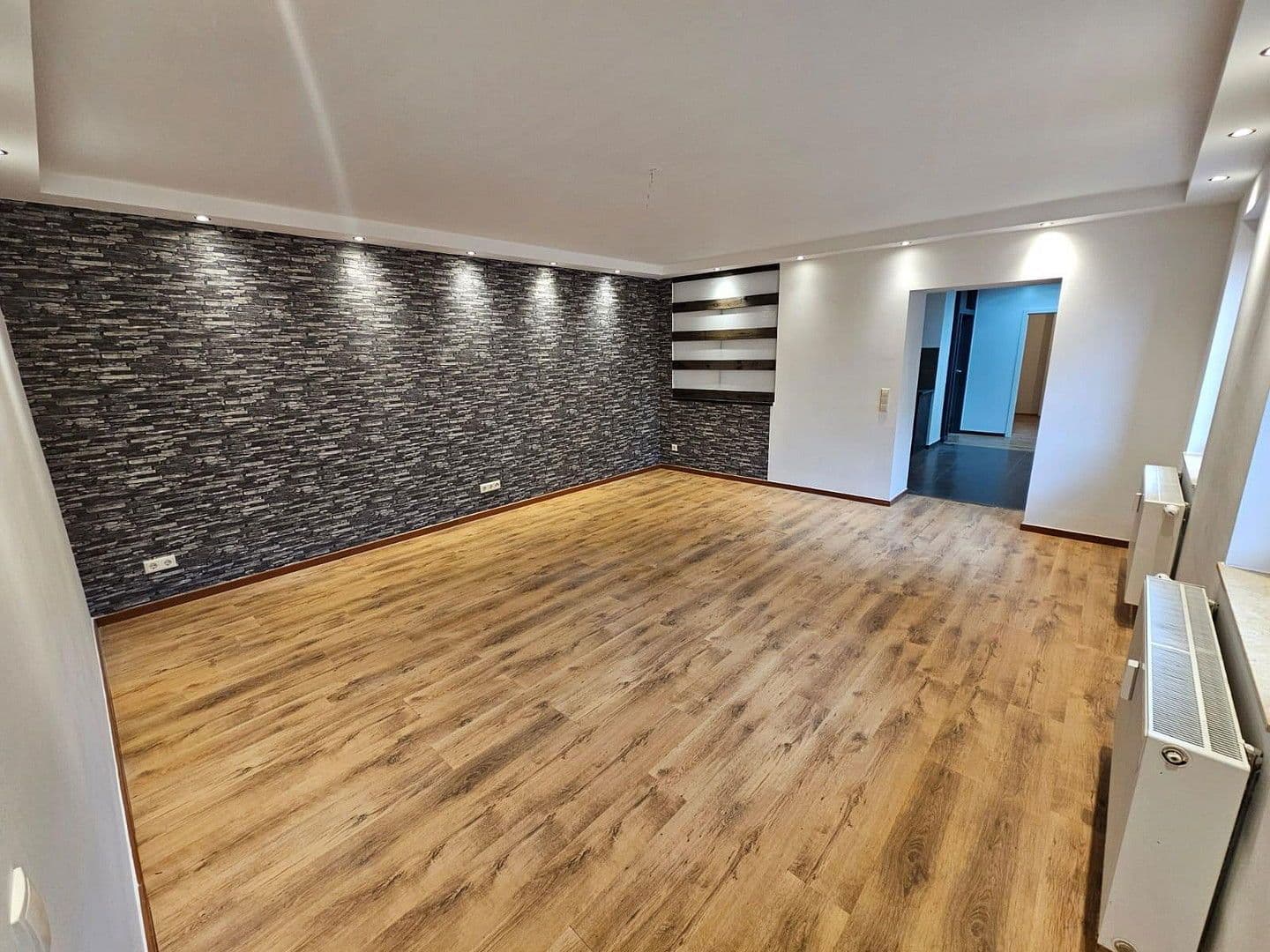 Pronájem bytu 4+1 107 m², Sielower Str. 55, Cottbus, Braniborsko Pronájem bytu 4+1 107 m², Sielower Str. 55, Cottbus, Braniborsko