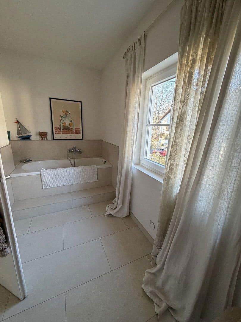 Prodej domu 170 m², pozemek 933 m², Wörthsee, Bavorsko Prodej domu 170 m², pozemek 933 m², Wörthsee, Bavorsko