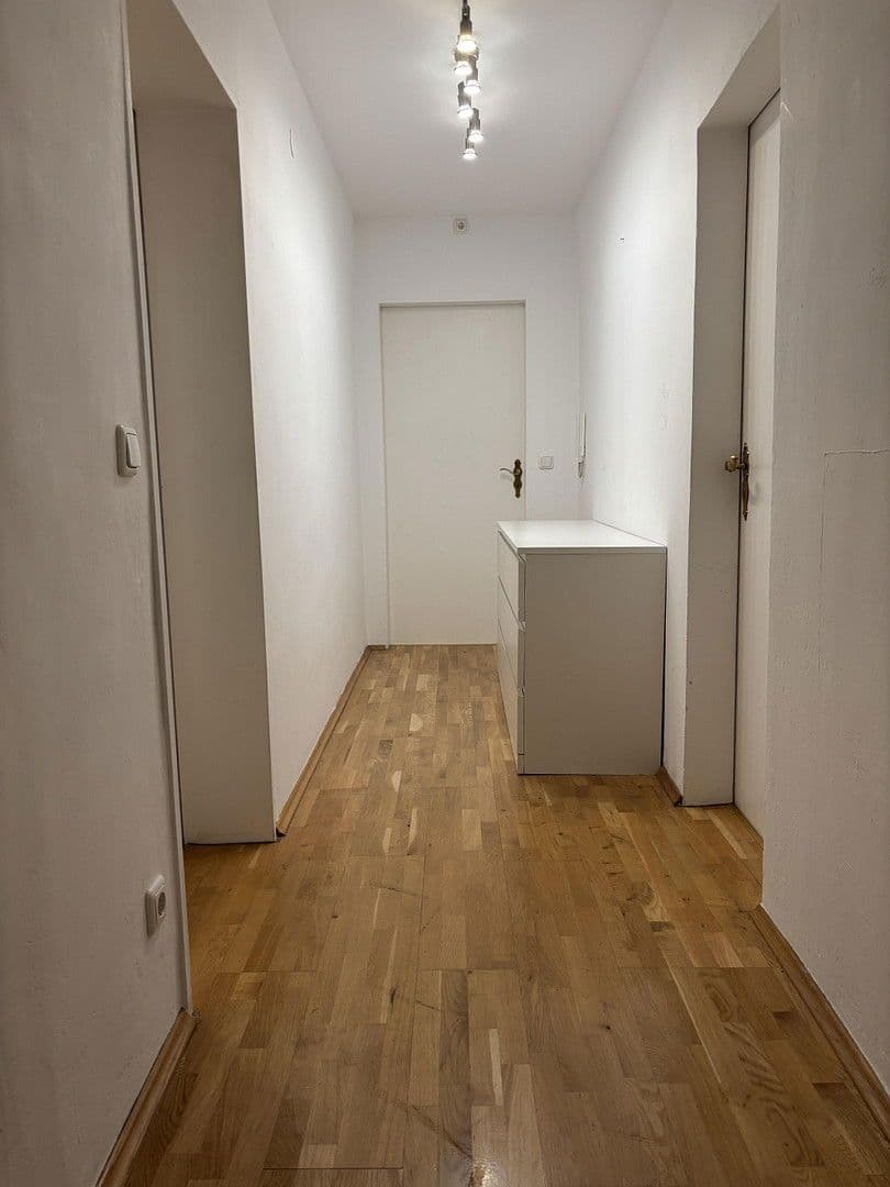 Pronájem bytu 2+1 72 m², Baubergerstraße 5, München, Bavorsko Pronájem bytu 2+1 72 m², Baubergerstraße 5, München, Bavorsko