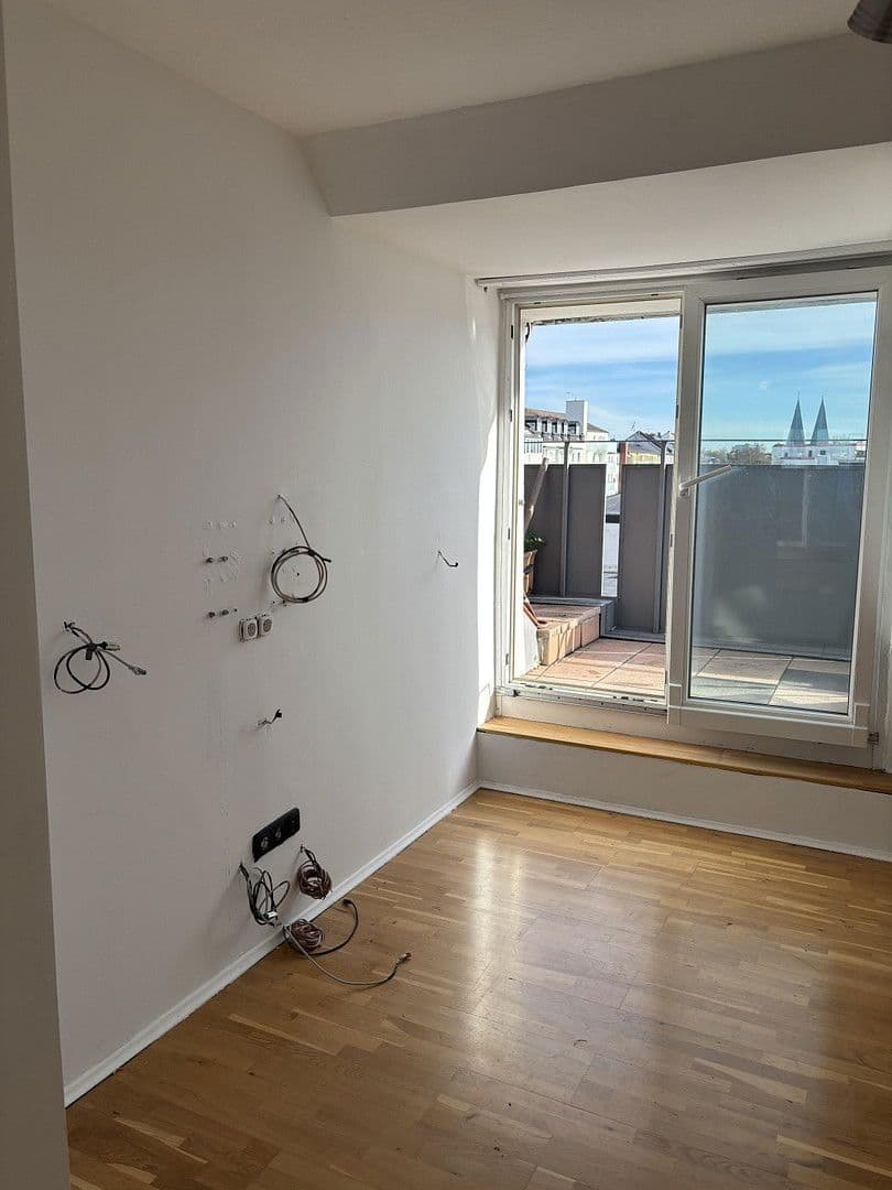 Pronájem bytu 2+1 72 m², Baubergerstraße 5, München, Bavorsko Pronájem bytu 2+1 72 m², Baubergerstraße 5, München, Bavorsko