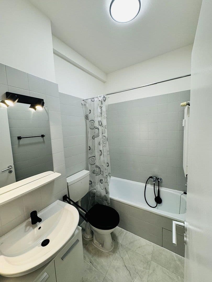 Pronájem bytu 1+1 28 m², Fürther Str. 9a, Nürnberg, Bavorsko Pronájem bytu 1+1 28 m², Fürther Str. 9a, Nürnberg, Bavorsko