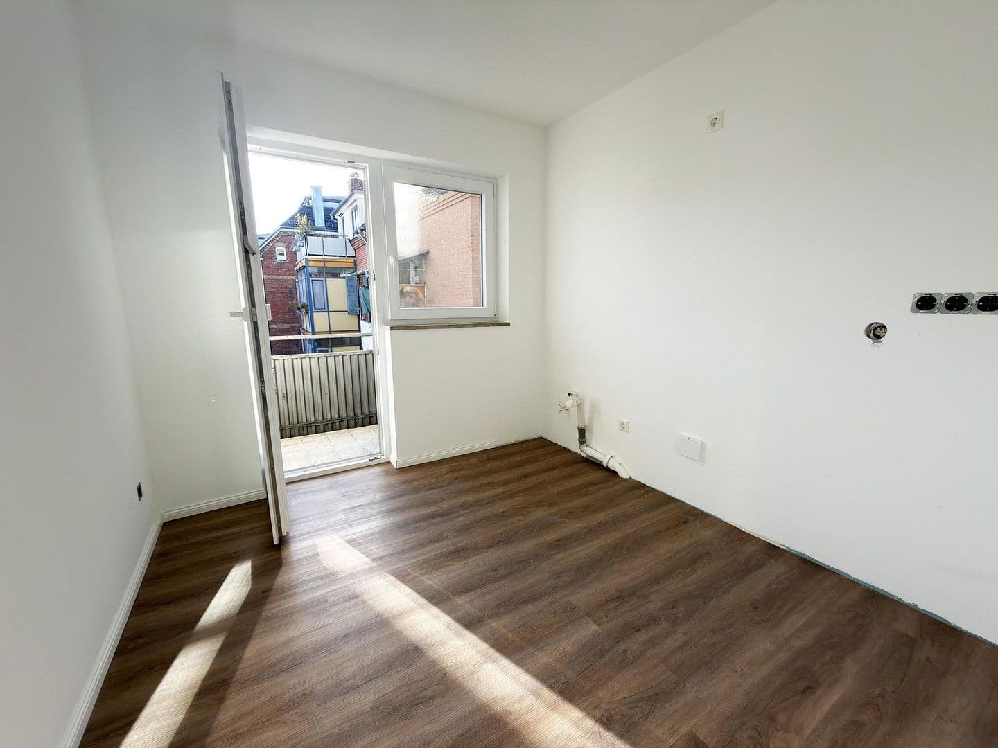Pronájem bytu 2+1 59 m², Stuttgart, Bádensko-Württembersko Pronájem bytu 2+1 59 m², Stuttgart, Bádensko-Württembersko