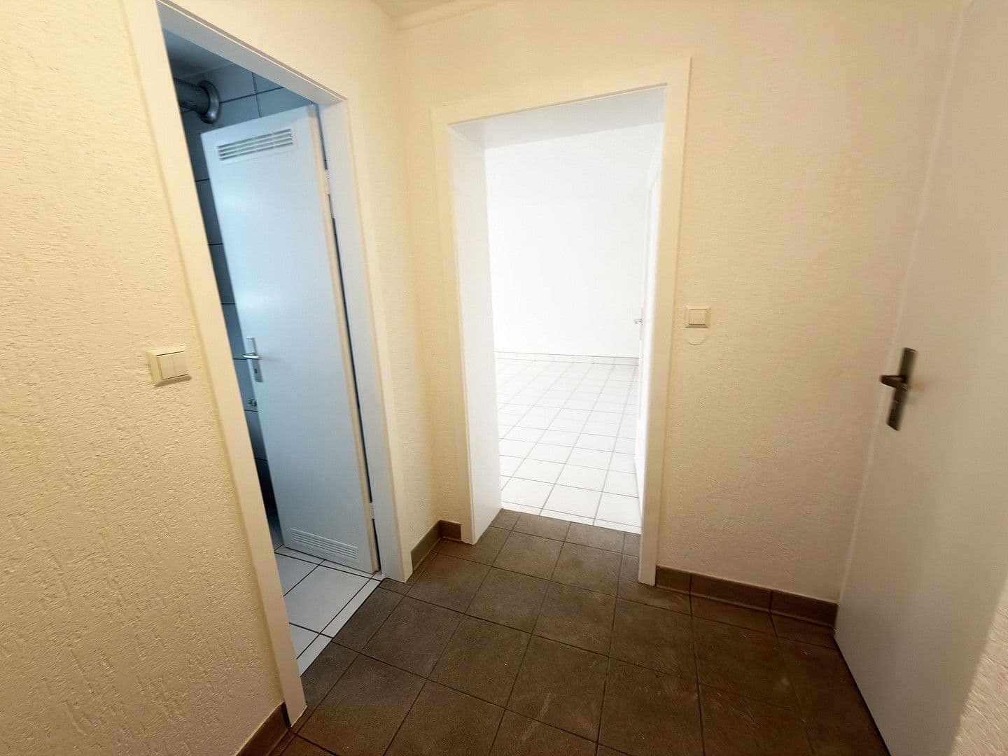 Pronájem bytu 1+1 40 m², Stuttgart, Bádensko-Württembersko Pronájem bytu 1+1 40 m², Stuttgart, Bádensko-Württembersko