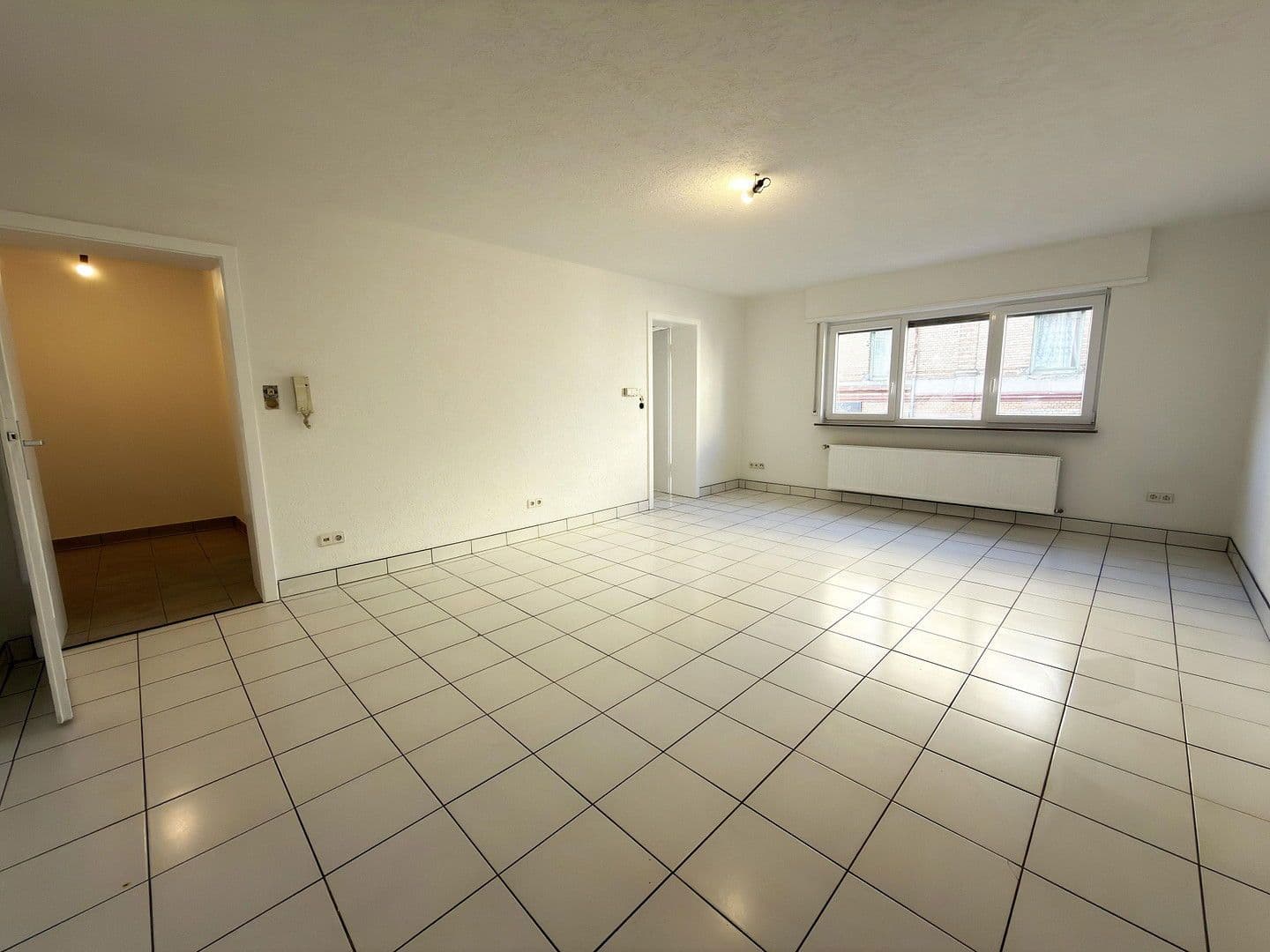 Pronájem bytu 1+1 40 m², Stuttgart, Bádensko-Württembersko Pronájem bytu 1+1 40 m², Stuttgart, Bádensko-Württembersko