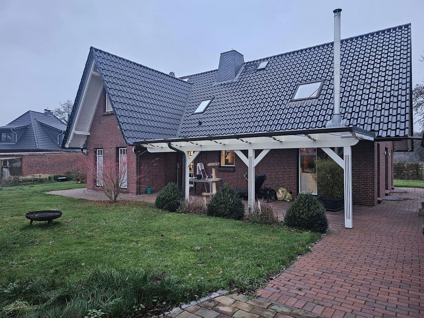 Prodej domu 210 m², pozemek 1.552 m², Neuenkirchen, Dolní Sasko Prodej domu 210 m², pozemek 1.552 m², Neuenkirchen, Dolní Sasko