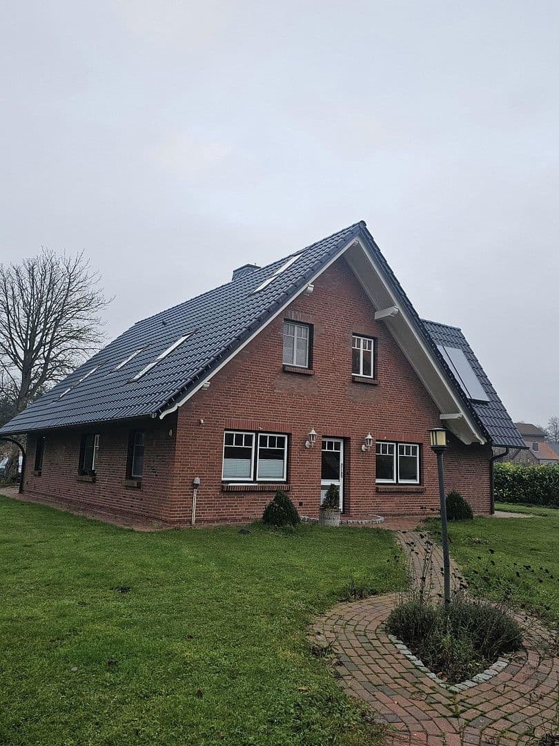 Prodej domu 210 m², pozemek 1.552 m², Neuenkirchen, Dolní Sasko Prodej domu 210 m², pozemek 1.552 m², Neuenkirchen, Dolní Sasko