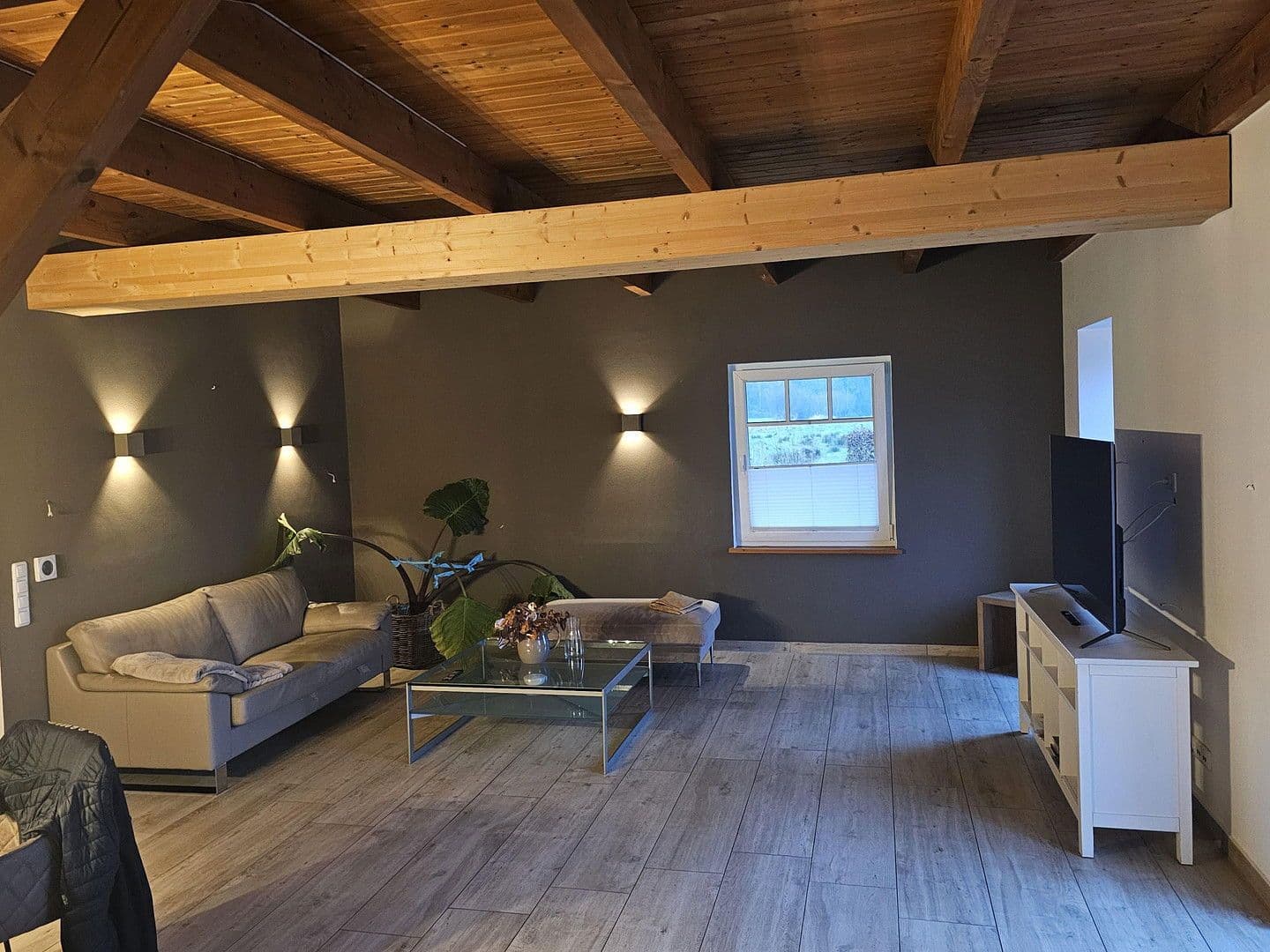 Prodej domu 210 m², pozemek 1.552 m², Neuenkirchen, Dolní Sasko Prodej domu 210 m², pozemek 1.552 m², Neuenkirchen, Dolní Sasko