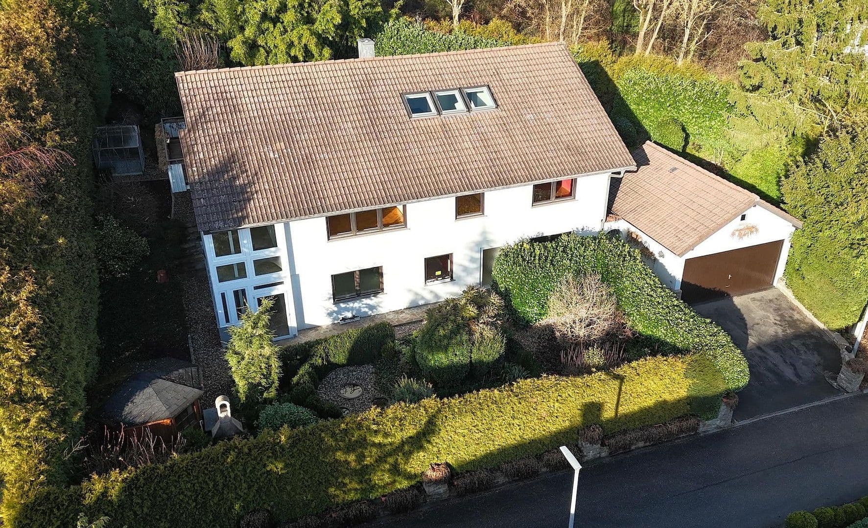 Prodej domu 208 m², pozemek 1.000 m², Im Schlot 14, Möckmühl, Bádensko-Württembersko Prodej domu 208 m², pozemek 1.000 m², Im Schlot 14, Möckmühl, Bádensko-Württembersko