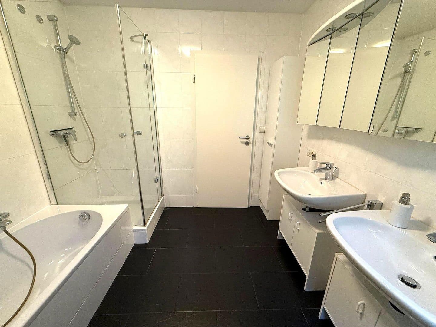 Prodej domu 208 m², pozemek 1.000 m², Im Schlot 14, Möckmühl, Bádensko-Württembersko Prodej domu 208 m², pozemek 1.000 m², Im Schlot 14, Möckmühl, Bádensko-Württembersko