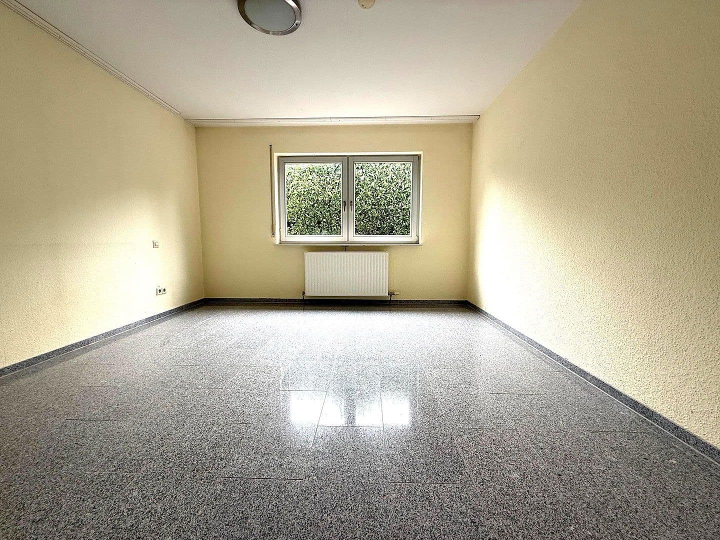 Prodej domu 208 m², pozemek 1.000 m², Im Schlot 14, Möckmühl, Bádensko-Württembersko Prodej domu 208 m², pozemek 1.000 m², Im Schlot 14, Möckmühl, Bádensko-Württembersko