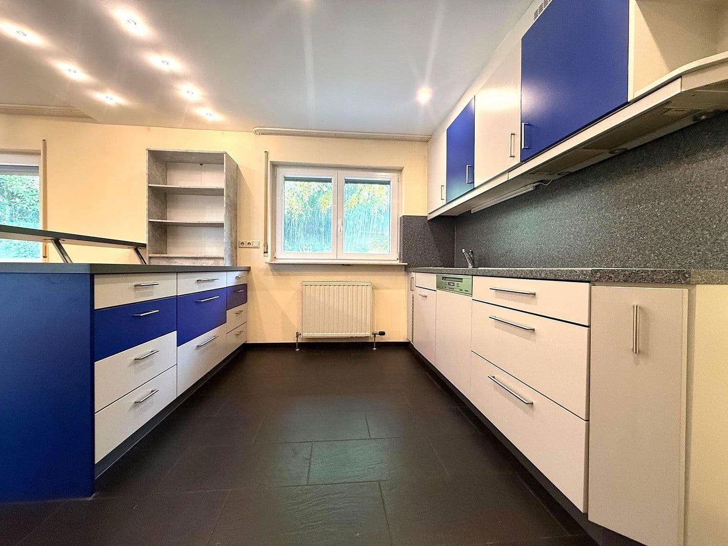 Prodej domu 208 m², pozemek 1.000 m², Im Schlot 14, Möckmühl, Bádensko-Württembersko Prodej domu 208 m², pozemek 1.000 m², Im Schlot 14, Möckmühl, Bádensko-Württembersko