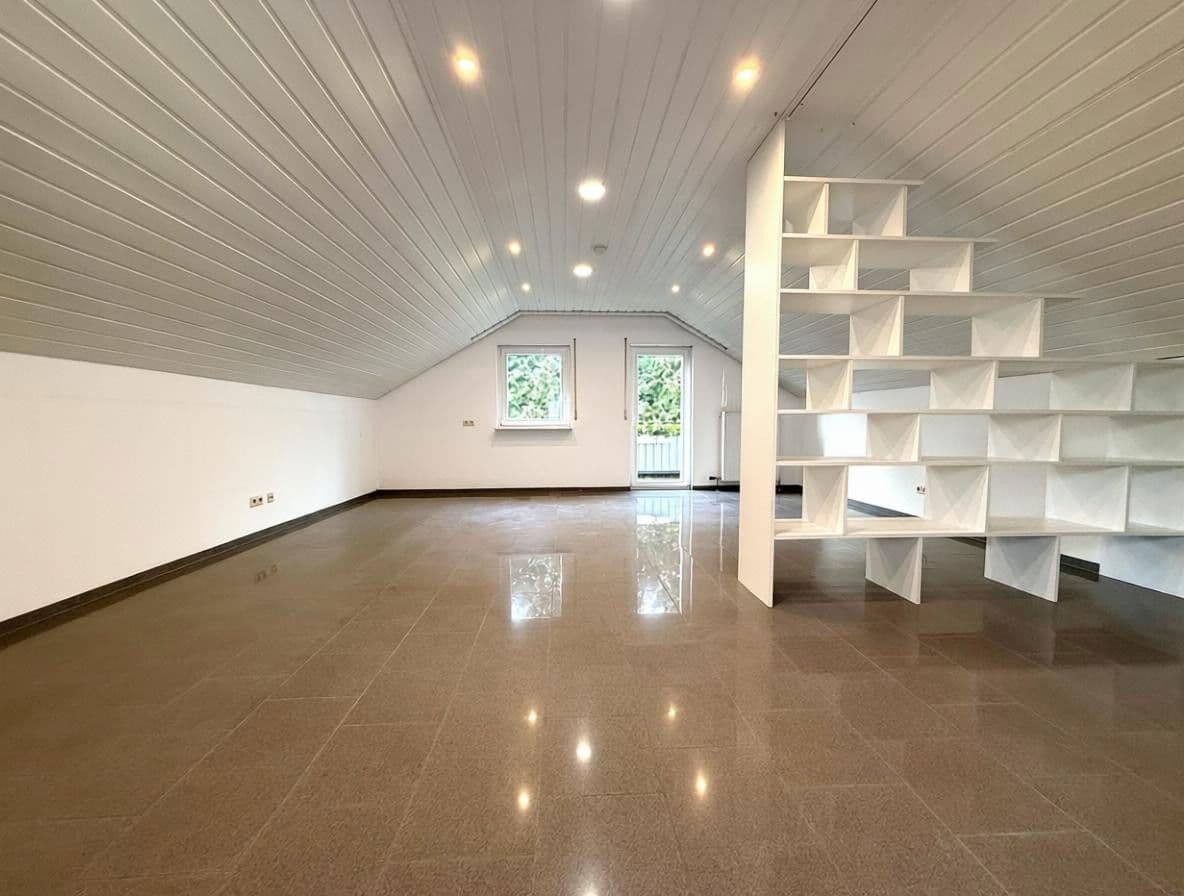 Prodej domu 208 m², pozemek 1.000 m², Im Schlot 14, Möckmühl, Bádensko-Württembersko Prodej domu 208 m², pozemek 1.000 m², Im Schlot 14, Möckmühl, Bádensko-Württembersko