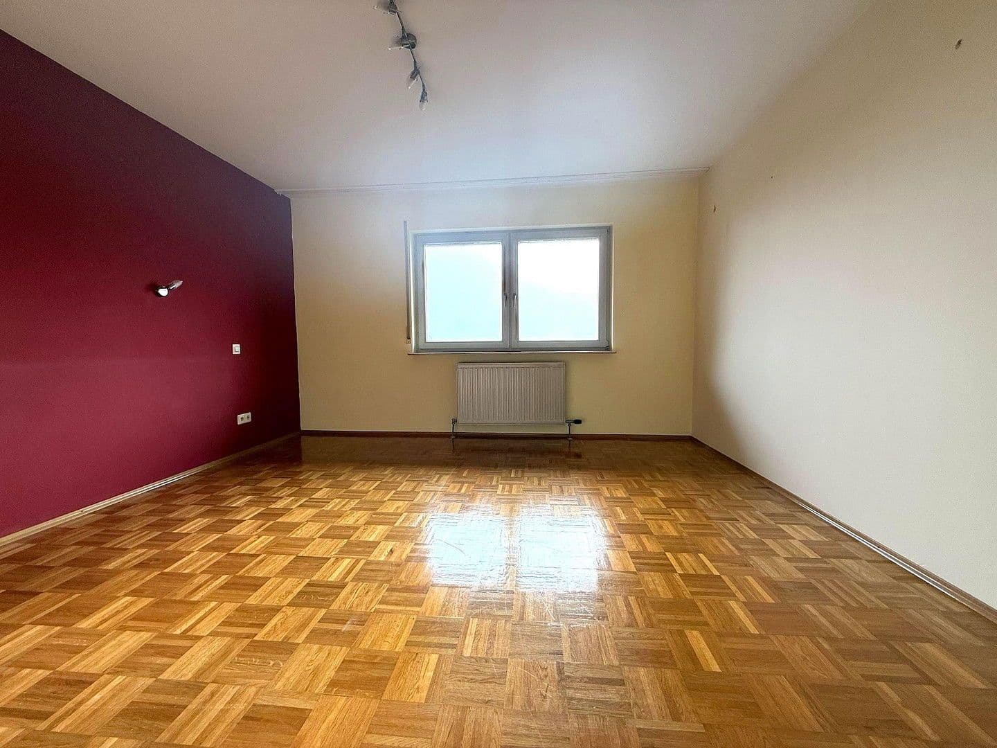 Prodej domu 208 m², pozemek 1.000 m², Im Schlot 14, Möckmühl, Bádensko-Württembersko Prodej domu 208 m², pozemek 1.000 m², Im Schlot 14, Möckmühl, Bádensko-Württembersko