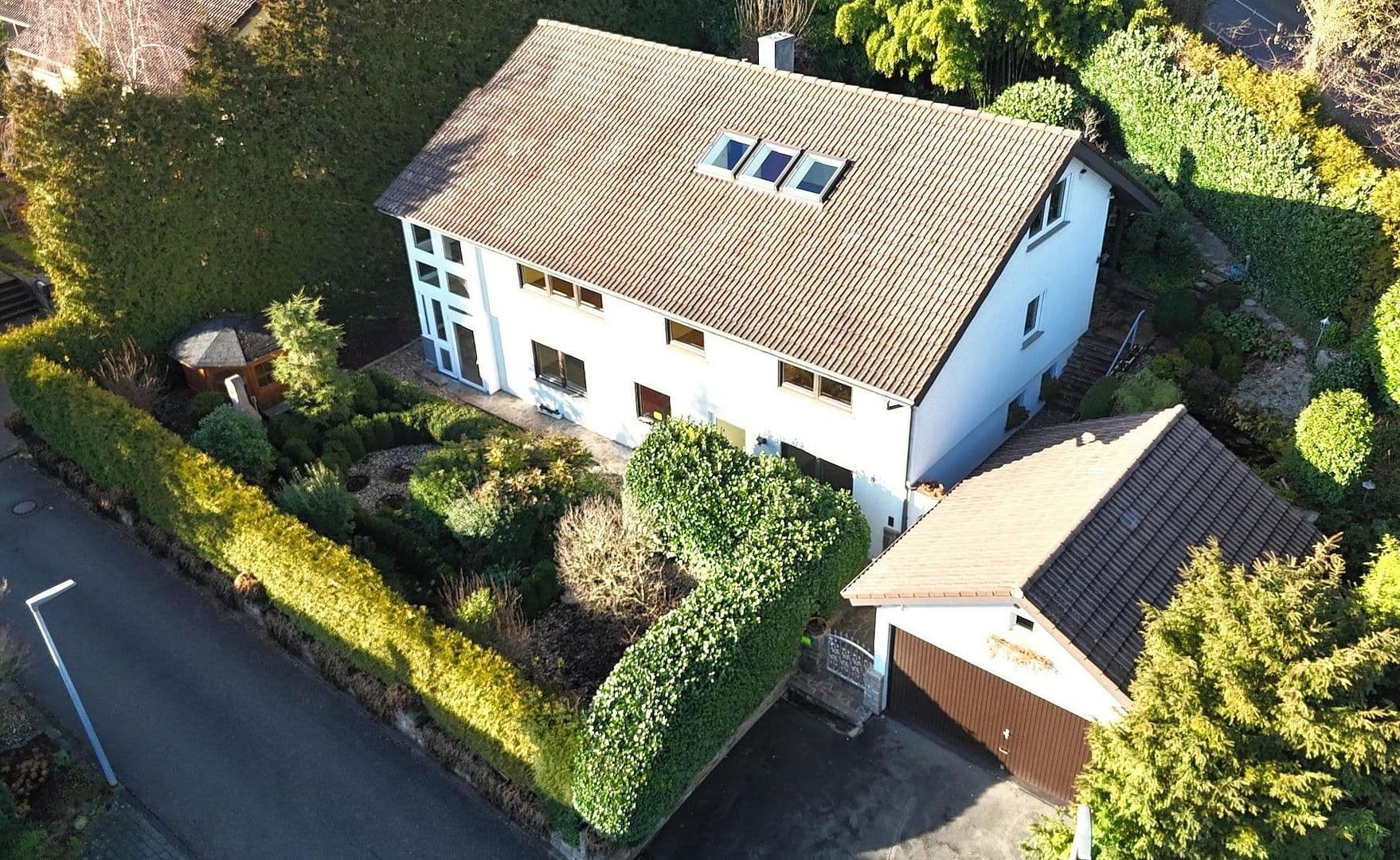 Prodej domu 208 m², pozemek 1.000 m², Im Schlot 14, Möckmühl, Bádensko-Württembersko Prodej domu 208 m², pozemek 1.000 m², Im Schlot 14, Möckmühl, Bádensko-Württembersko