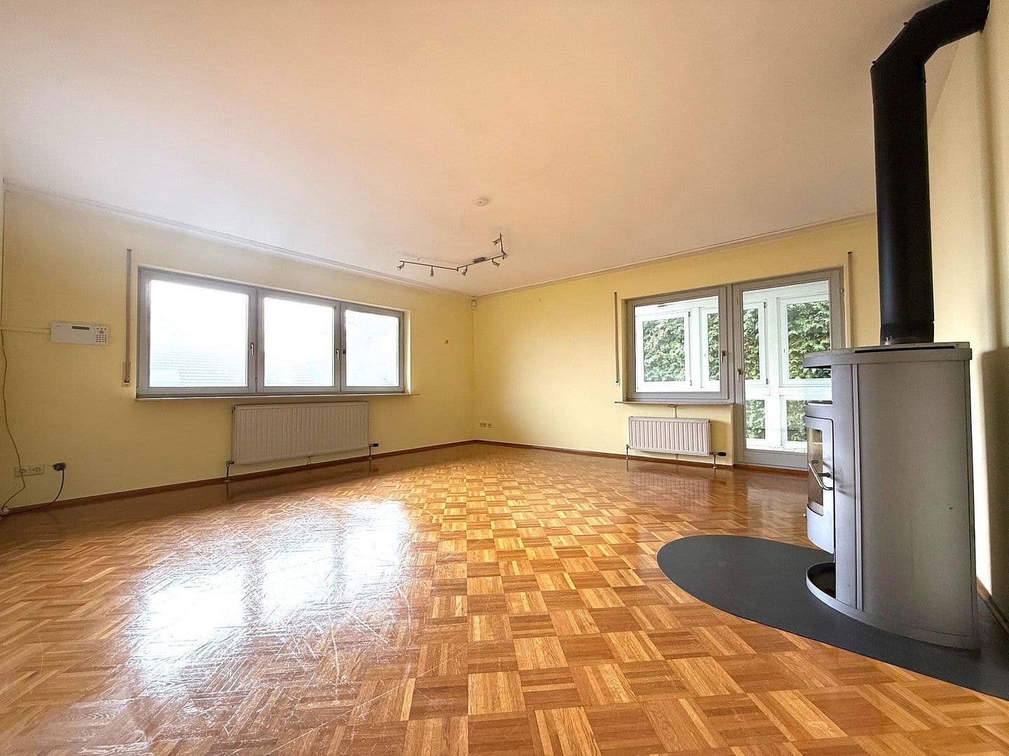 Prodej domu 208 m², pozemek 1.000 m², Im Schlot 14, Möckmühl, Bádensko-Württembersko Prodej domu 208 m², pozemek 1.000 m², Im Schlot 14, Möckmühl, Bádensko-Württembersko