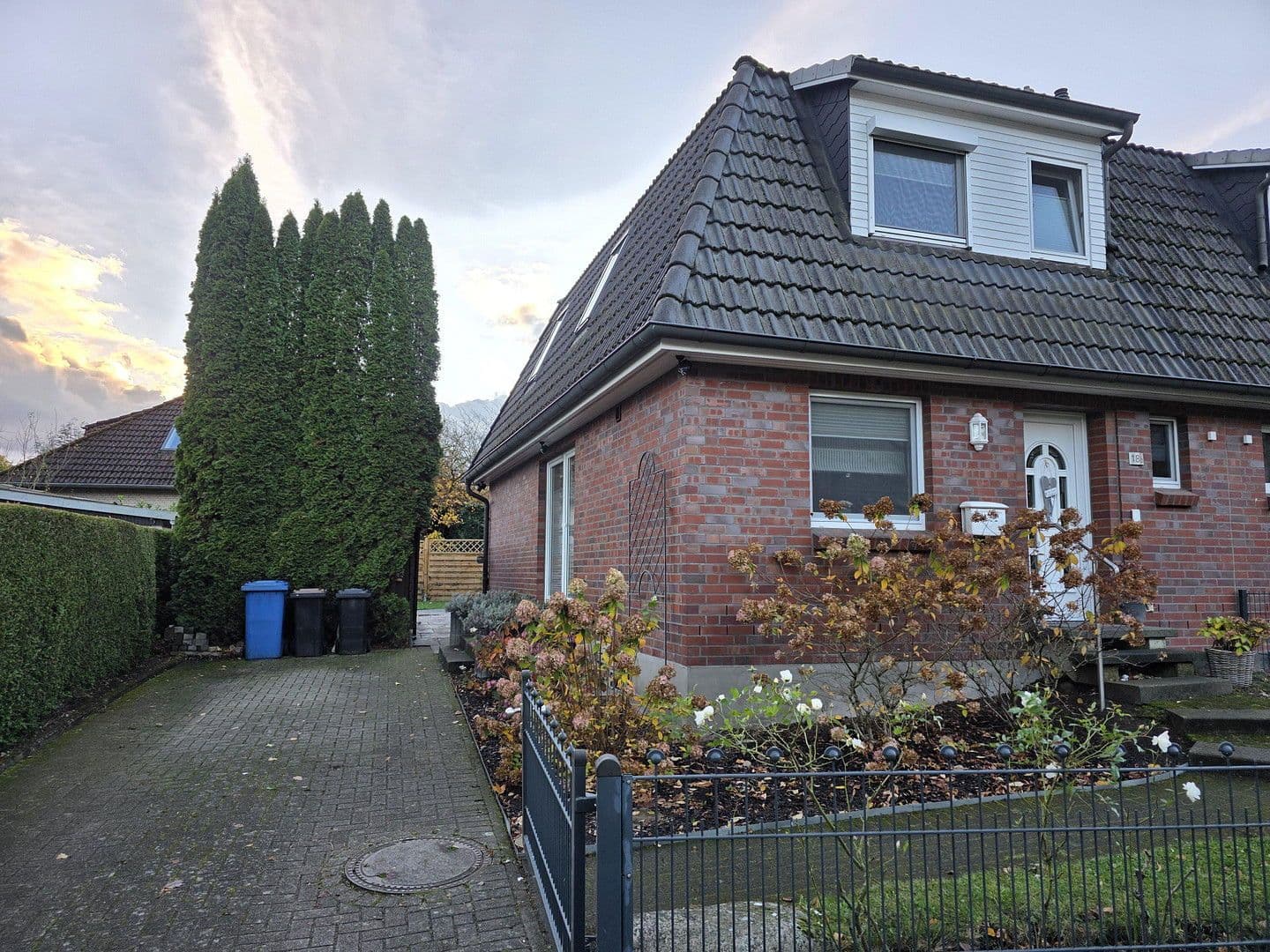 Prodej domu 100 m², pozemek 250 m², Rosengarten, Dolní Sasko Prodej domu 100 m², pozemek 250 m², Rosengarten, Dolní Sasko