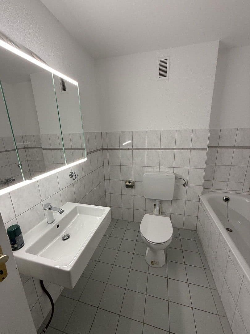Pronájem bytu 2+kk 64 m², Erftstraße 44, Neuss, Severní Porýní-Vestfálsko Pronájem bytu 2+kk 64 m², Erftstraße 44, Neuss, Severní Porýní-Vestfálsko