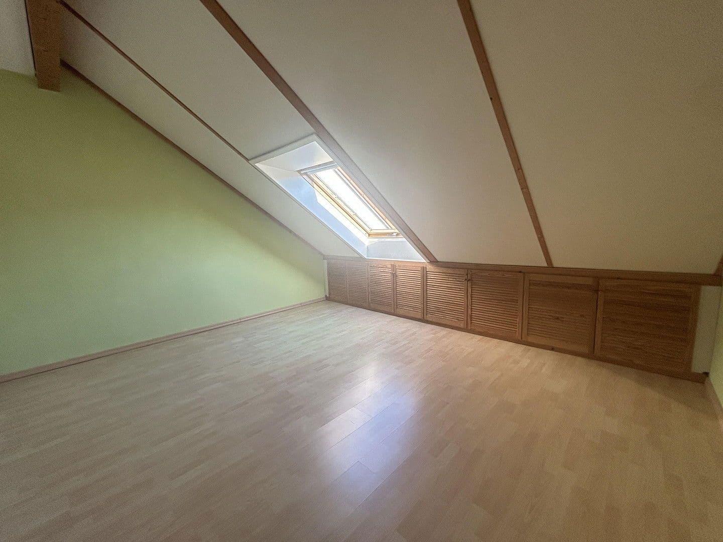 Pronájem domu 141 m², pozemek 160 m², Kaiserslautern, Porýní-Falc Pronájem domu 141 m², pozemek 160 m², Kaiserslautern, Porýní-Falc