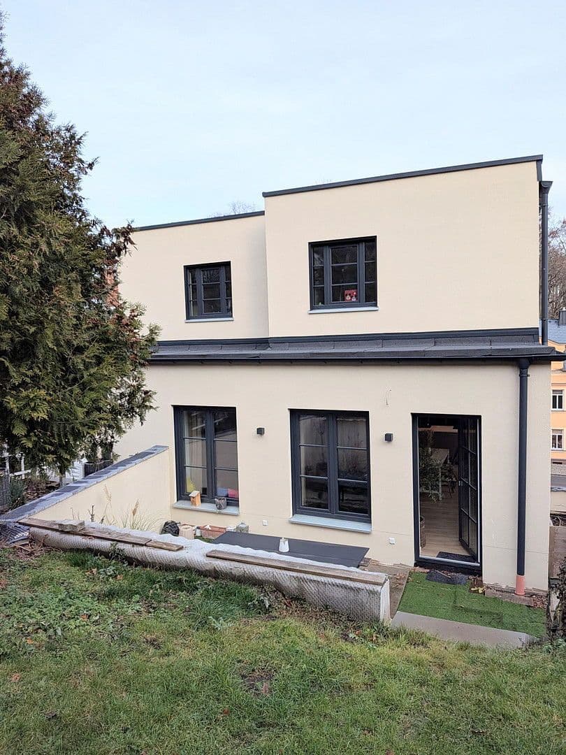 Prodej domu 261 m², pozemek 700 m², Oberfrohnaer Str. 135, Chemnitz, Sasko Prodej domu 261 m², pozemek 700 m², Oberfrohnaer Str. 135, Chemnitz, Sasko