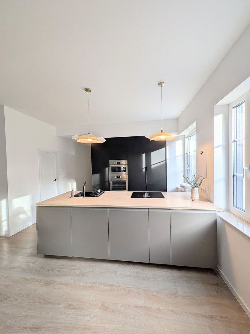 Prodej domu 261 m², pozemek 700 m², Oberfrohnaer Str. 135, Chemnitz, Sasko Prodej domu 261 m², pozemek 700 m², Oberfrohnaer Str. 135, Chemnitz, Sasko