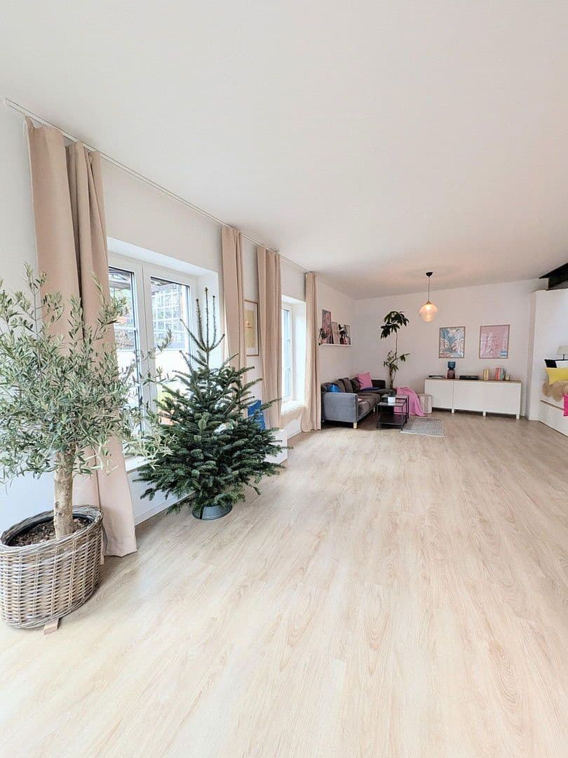 Prodej domu 261 m², pozemek 700 m², Oberfrohnaer Str. 135, Chemnitz, Sasko Prodej domu 261 m², pozemek 700 m², Oberfrohnaer Str. 135, Chemnitz, Sasko