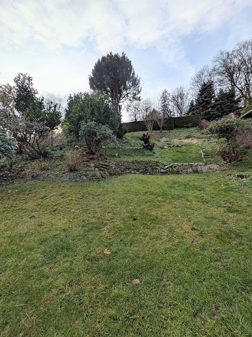 Prodej domu 261 m², pozemek 700 m², Oberfrohnaer Str. 135, Chemnitz, Sasko Prodej domu 261 m², pozemek 700 m², Oberfrohnaer Str. 135, Chemnitz, Sasko