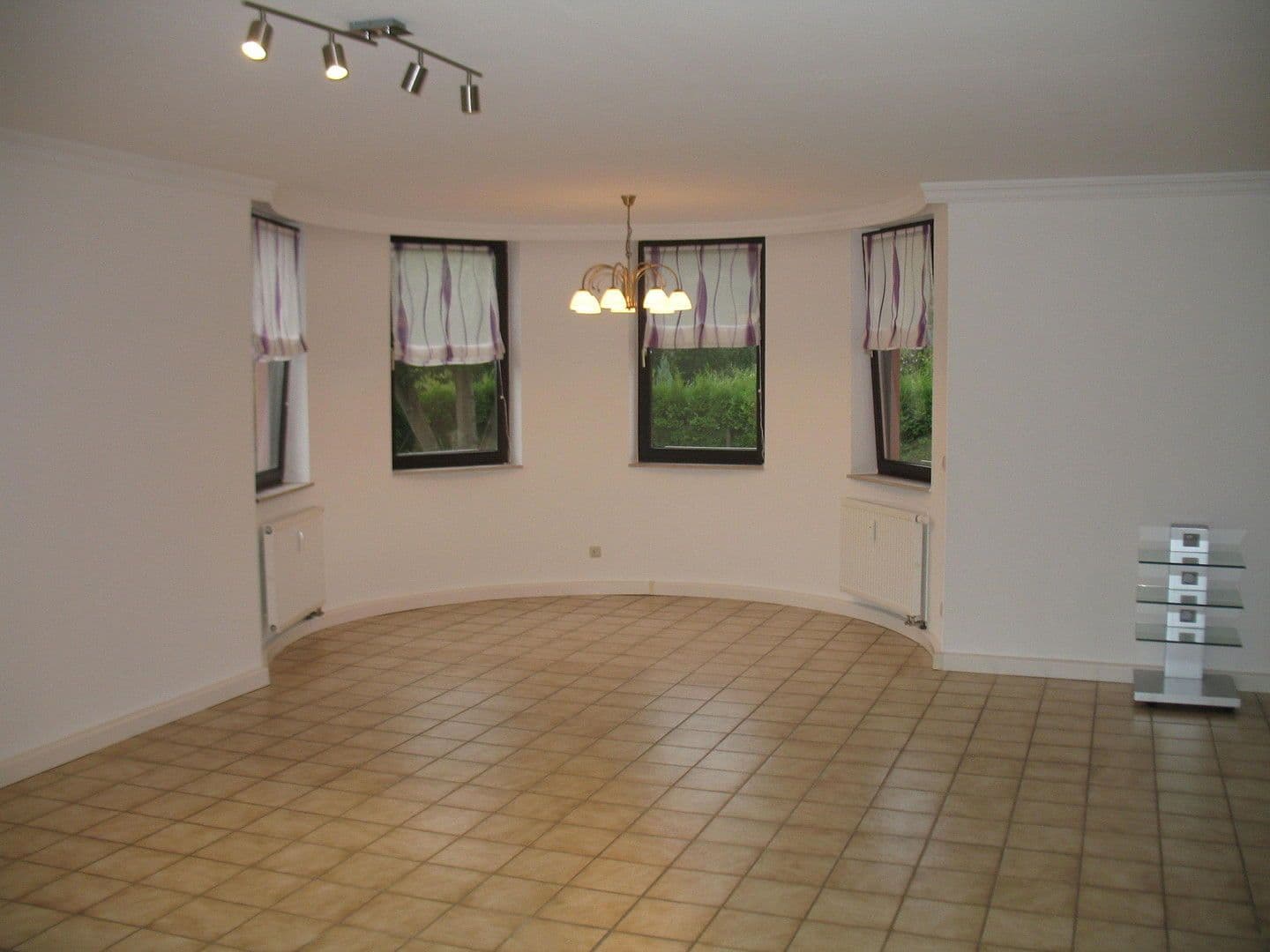 Pronájem bytu 5+1 174 m², Gänsfelderstraße 14, Zeltingen-Rachtig, Porýní-Falc Pronájem bytu 5+1 174 m², Gänsfelderstraße 14, Zeltingen-Rachtig, Porýní-Falc