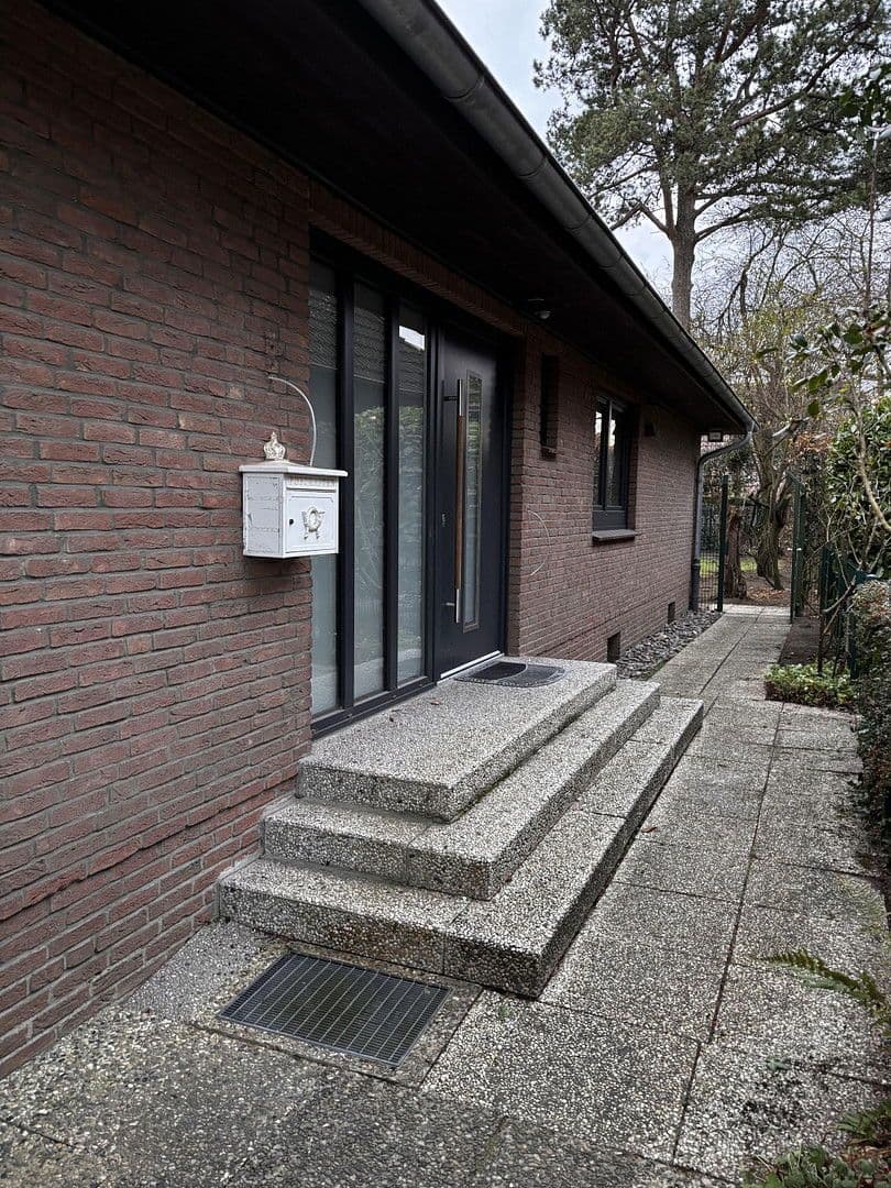 Pronájem domu 180 m², pozemek 811 m², Rellingen, Šlesvicko-Holštýnsko Pronájem domu 180 m², pozemek 811 m², Rellingen, Šlesvicko-Holštýnsko