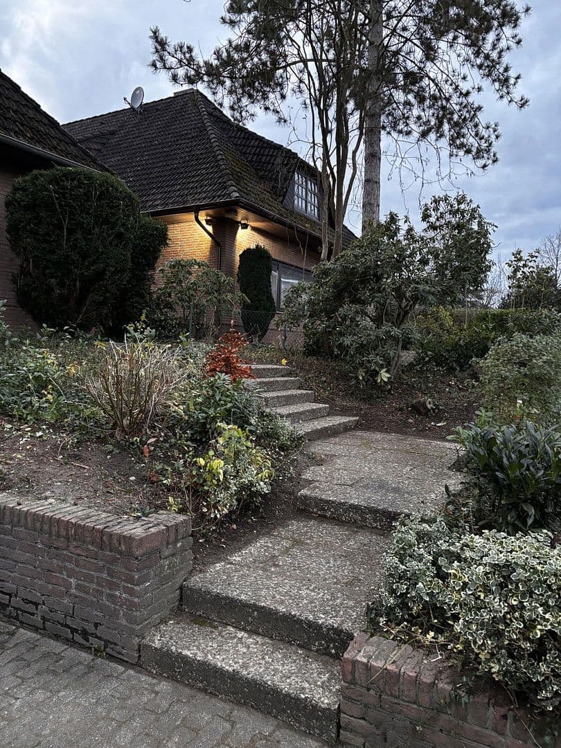 Pronájem domu 180 m², pozemek 811 m², Rellingen, Šlesvicko-Holštýnsko Pronájem domu 180 m², pozemek 811 m², Rellingen, Šlesvicko-Holštýnsko