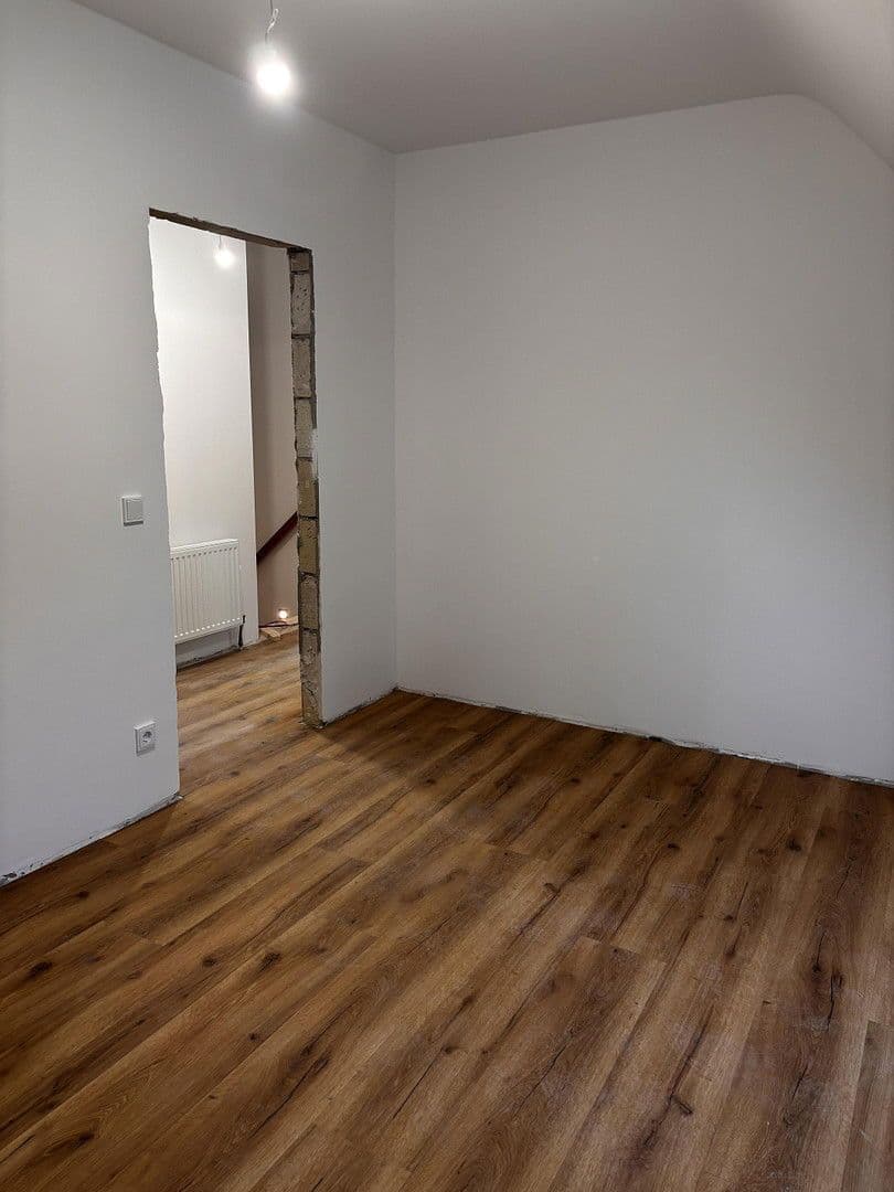 Pronájem domu 180 m², pozemek 811 m², Rellingen, Šlesvicko-Holštýnsko Pronájem domu 180 m², pozemek 811 m², Rellingen, Šlesvicko-Holštýnsko