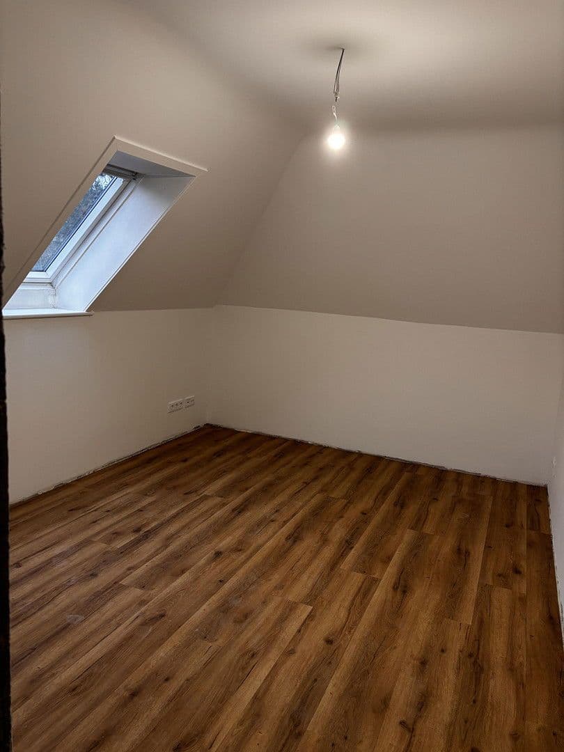 Pronájem domu 180 m², pozemek 811 m², Rellingen, Šlesvicko-Holštýnsko Pronájem domu 180 m², pozemek 811 m², Rellingen, Šlesvicko-Holštýnsko