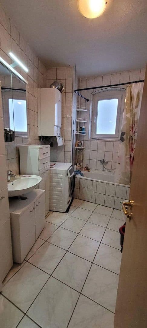 Pronájem bytu 3+1 84 m², Stuttgart, Bádensko-Württembersko Pronájem bytu 3+1 84 m², Stuttgart, Bádensko-Württembersko