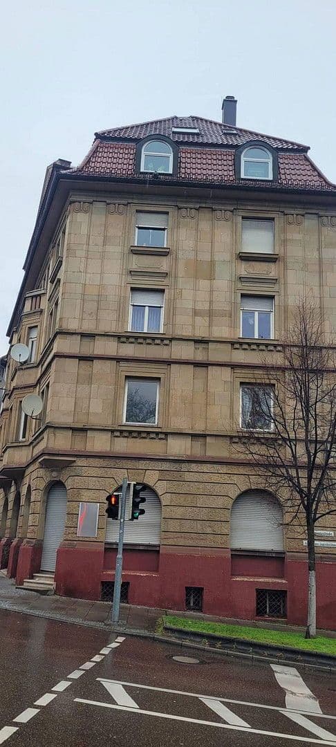 Pronájem bytu 3+1 84 m², Stuttgart, Bádensko-Württembersko Pronájem bytu 3+1 84 m², Stuttgart, Bádensko-Württembersko