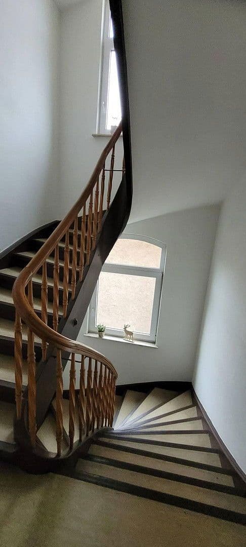 Pronájem bytu 3+1 84 m², Stuttgart, Bádensko-Württembersko Pronájem bytu 3+1 84 m², Stuttgart, Bádensko-Württembersko