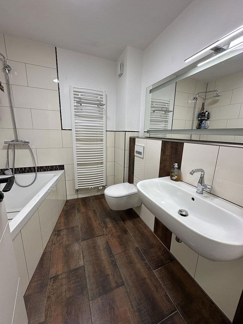 Prodej domu 118 m², pozemek 192 m², Ratingen, Severní Porýní-Vestfálsko Prodej domu 118 m², pozemek 192 m², Ratingen, Severní Porýní-Vestfálsko