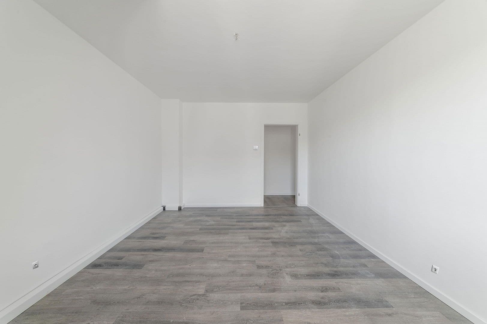 Pronájem bytu 4+1 100 m², Wittensteinstraße 137, Wuppertal, Severní Porýní-Vestfálsko Pronájem bytu 4+1 100 m², Wittensteinstraße 137, Wuppertal, Severní Porýní-Vestfálsko