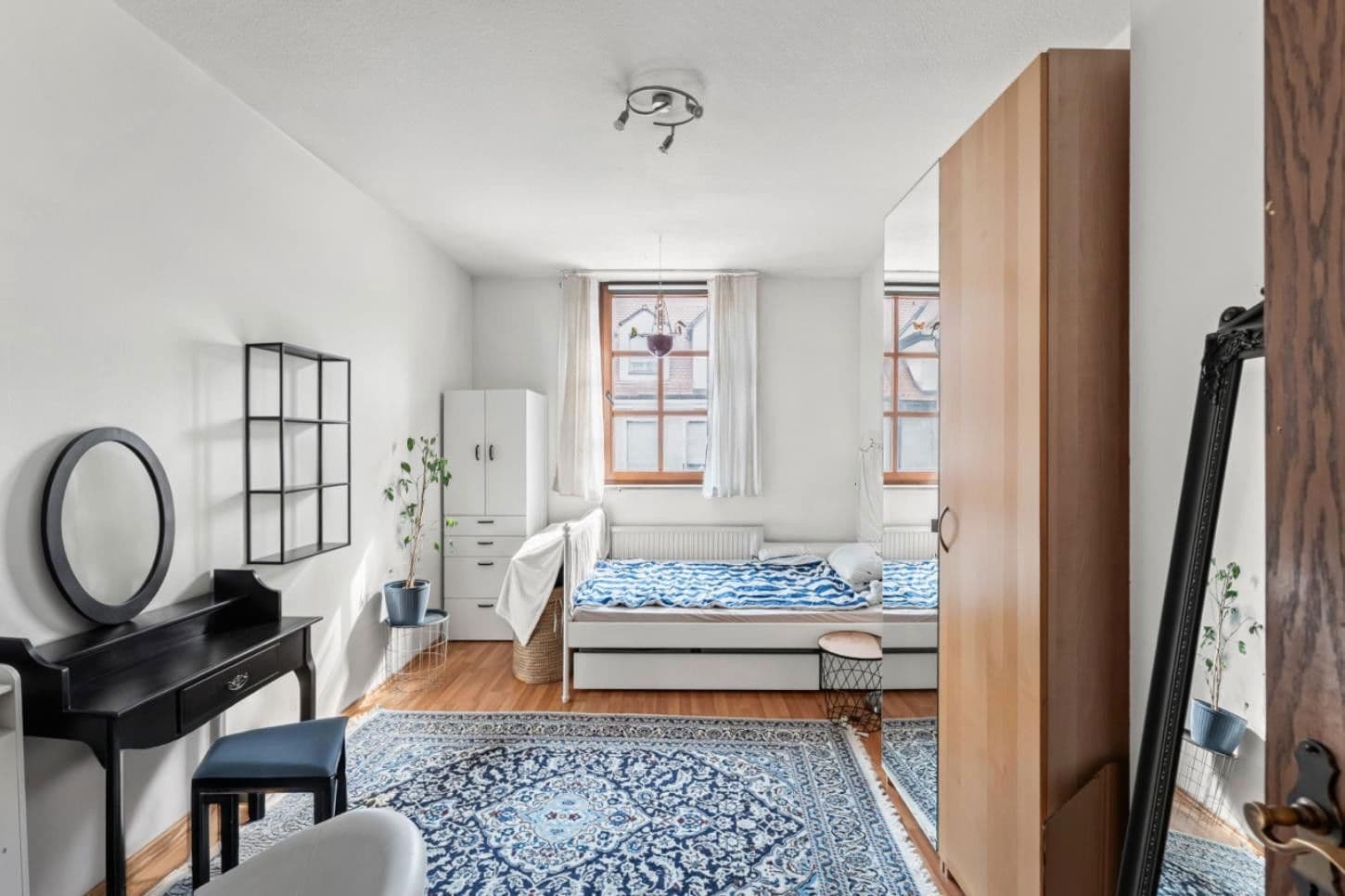 Prodej domu 275 m², pozemek 481 m², Erlangen, Bavorsko Prodej domu 275 m², pozemek 481 m², Erlangen, Bavorsko