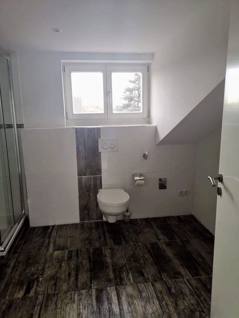 Prodej domu 314 m², pozemek 858 m², Raubling, Bavorsko Prodej domu 314 m², pozemek 858 m², Raubling, Bavorsko