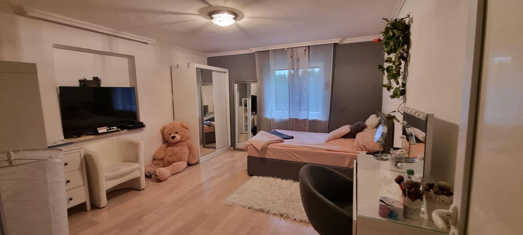 Prodej domu 314 m², pozemek 858 m², Raubling, Bavorsko Prodej domu 314 m², pozemek 858 m², Raubling, Bavorsko