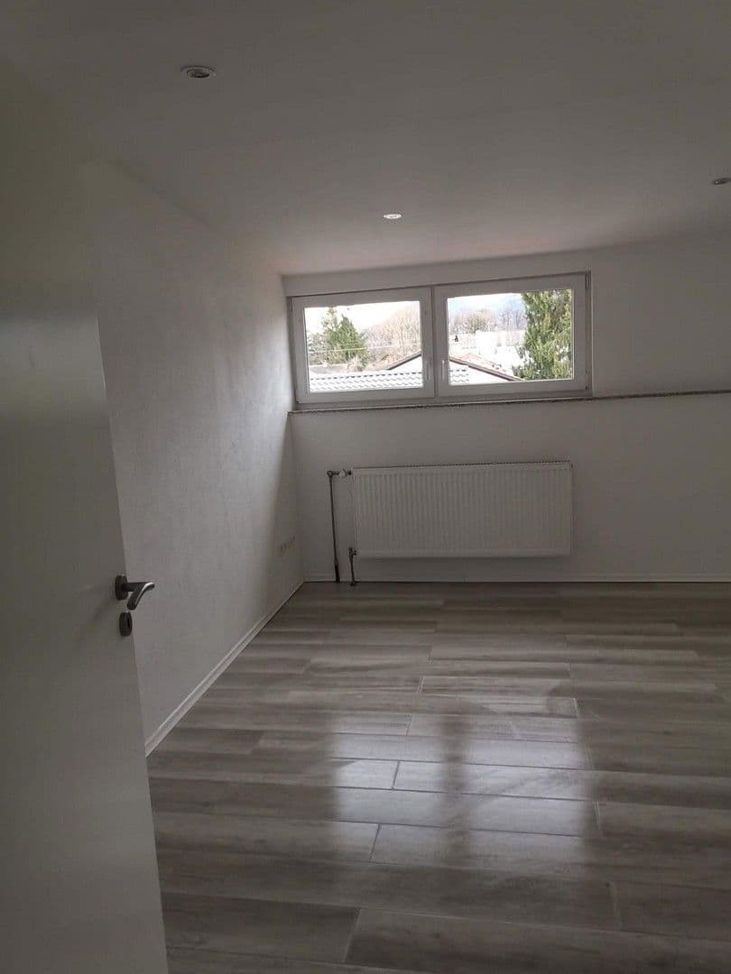 Prodej domu 314 m², pozemek 858 m², Raubling, Bavorsko Prodej domu 314 m², pozemek 858 m², Raubling, Bavorsko