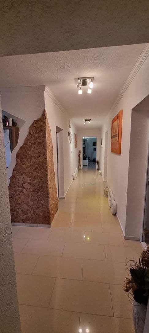 Prodej domu 314 m², pozemek 858 m², Raubling, Bavorsko Prodej domu 314 m², pozemek 858 m², Raubling, Bavorsko