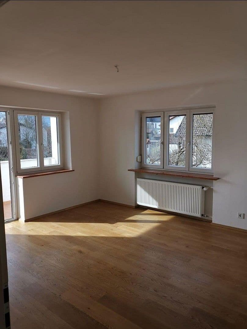 Prodej domu 314 m², pozemek 858 m², Raubling, Bavorsko Prodej domu 314 m², pozemek 858 m², Raubling, Bavorsko