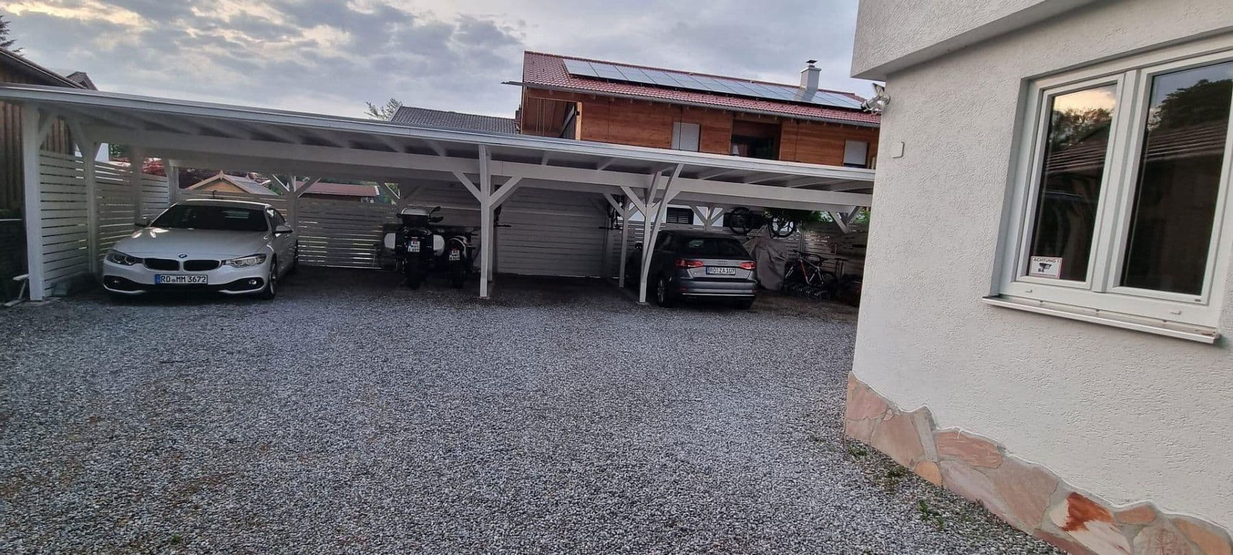 Prodej domu 314 m², pozemek 858 m², Raubling, Bavorsko Prodej domu 314 m², pozemek 858 m², Raubling, Bavorsko