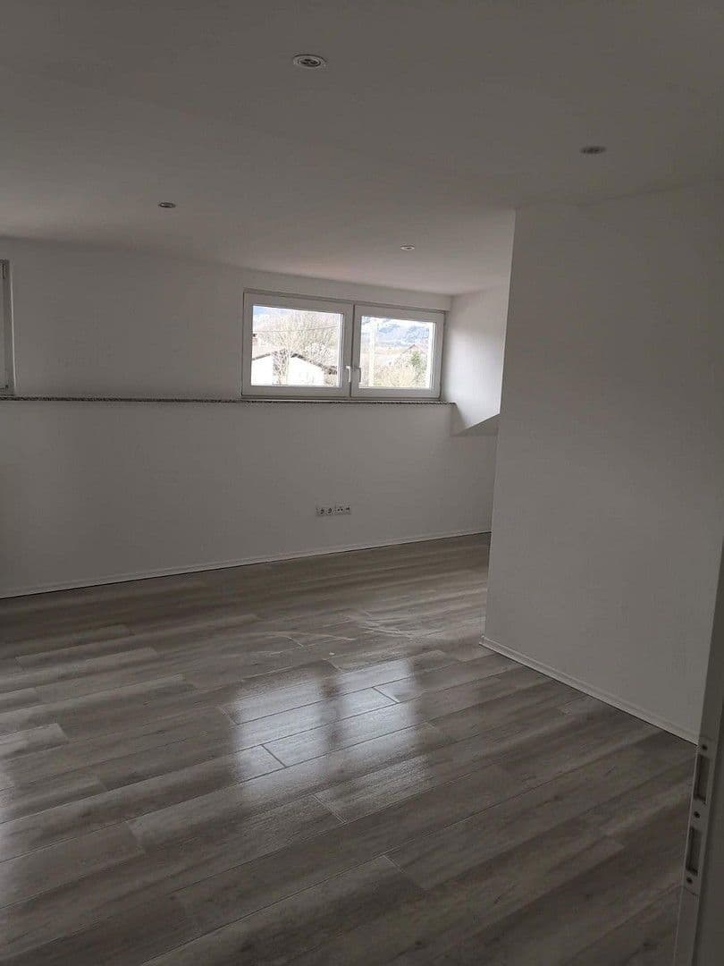 Prodej domu 314 m², pozemek 858 m², Raubling, Bavorsko Prodej domu 314 m², pozemek 858 m², Raubling, Bavorsko