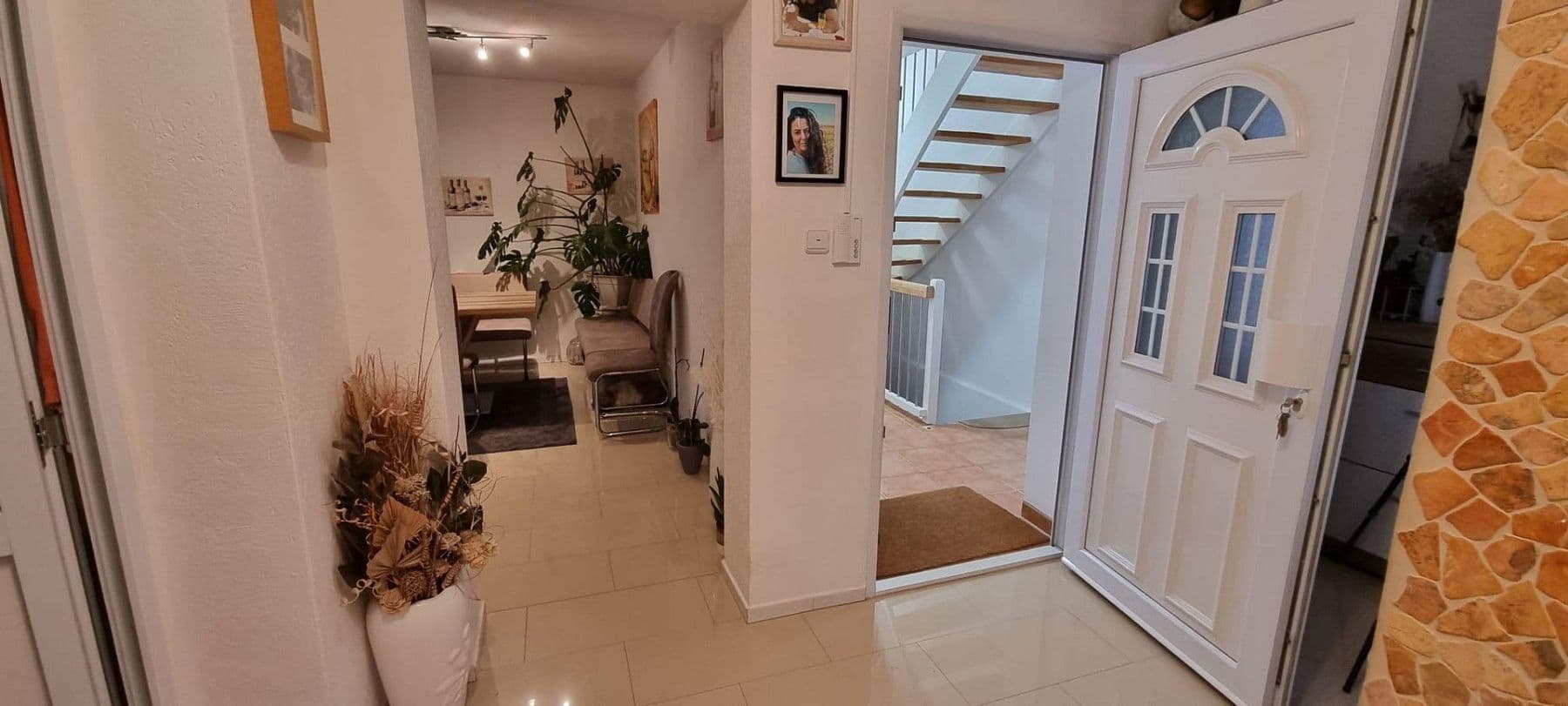 Prodej domu 314 m², pozemek 858 m², Raubling, Bavorsko Prodej domu 314 m², pozemek 858 m², Raubling, Bavorsko