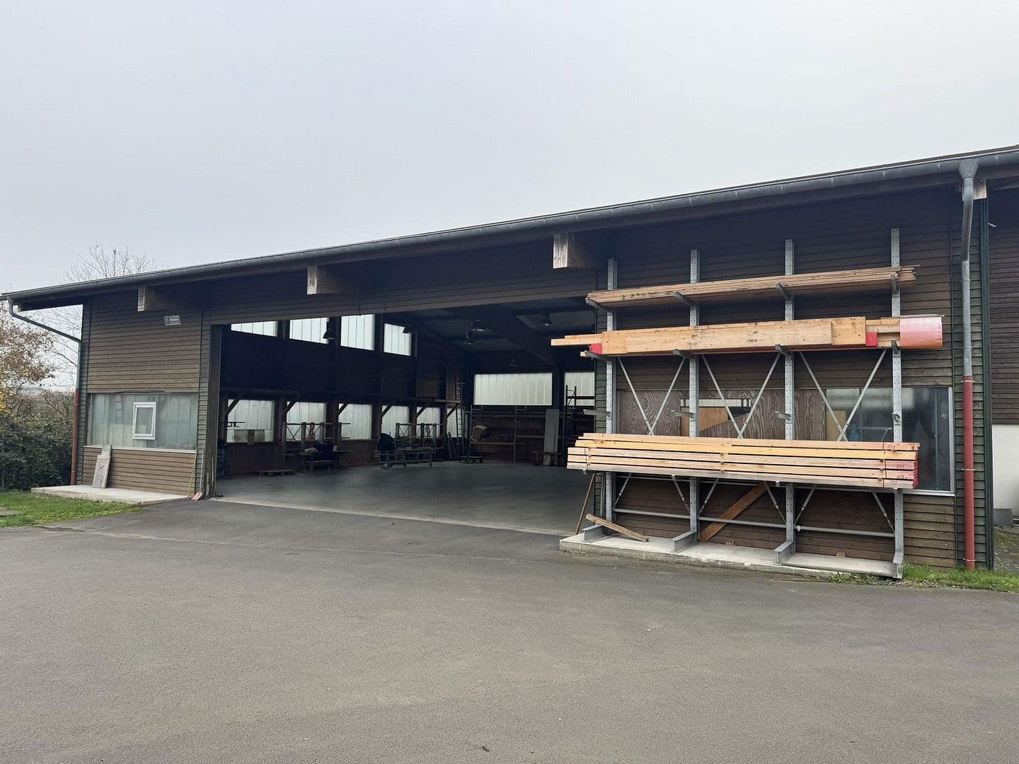 Prodej nebytového prostoru 2.473 m², Kaiserslautern, Porýní-Falc Prodej nebytového prostoru 2.473 m², Kaiserslautern, Porýní-Falc