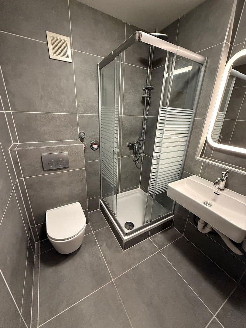 Pronájem bytu 2+1 44 m², Humboldtweg 1, Neufahrn, Bavorsko Pronájem bytu 2+1 44 m², Humboldtweg 1, Neufahrn, Bavorsko