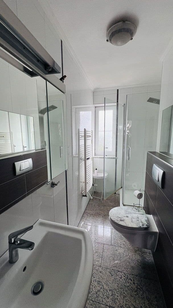 Prodej domu 280 m², pozemek 389 m², Kissing, Bavorsko Prodej domu 280 m², pozemek 389 m², Kissing, Bavorsko